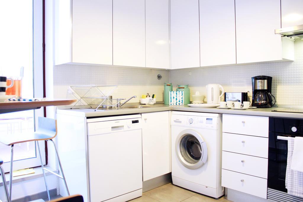 Joivy Modern 1-Bed Apt With Terrace, Moments From Sao Bento Palace リスボン エクステリア 写真