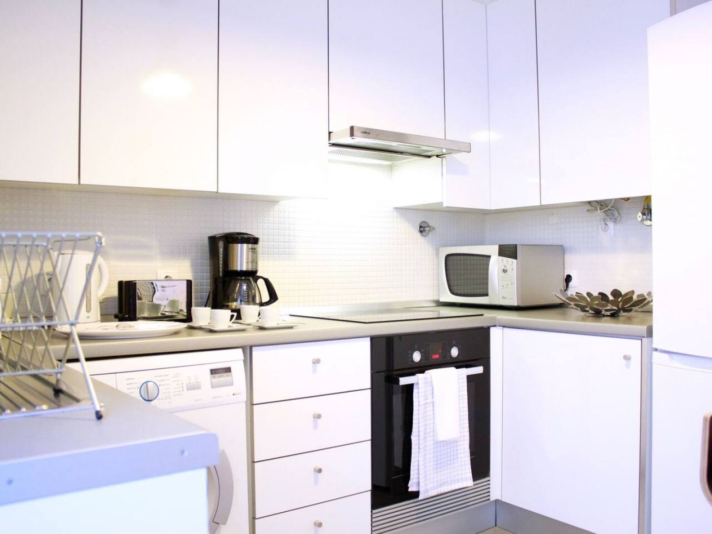 Joivy Modern 1-Bed Apt With Terrace, Moments From Sao Bento Palace リスボン エクステリア 写真