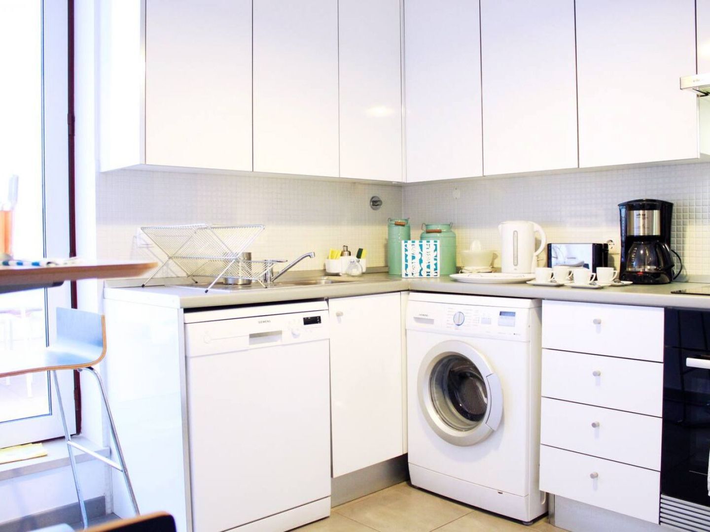 Joivy Modern 1-Bed Apt With Terrace, Moments From Sao Bento Palace リスボン エクステリア 写真