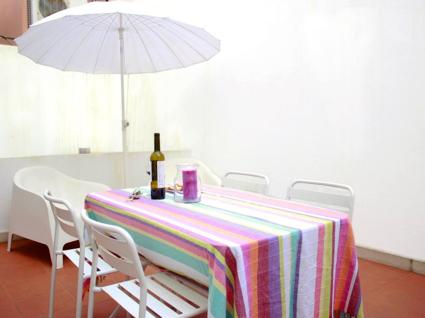 Joivy Modern 1-Bed Apt With Terrace, Moments From Sao Bento Palace リスボン エクステリア 写真